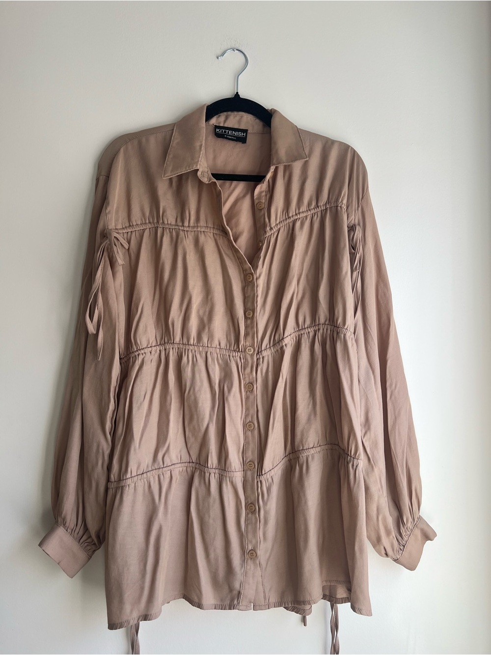 KITTENISH Beige Tiered Long-Sleeve Button Front Dress
